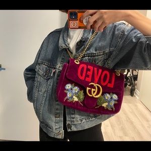 GG Marmont Medium Shoulder Bag